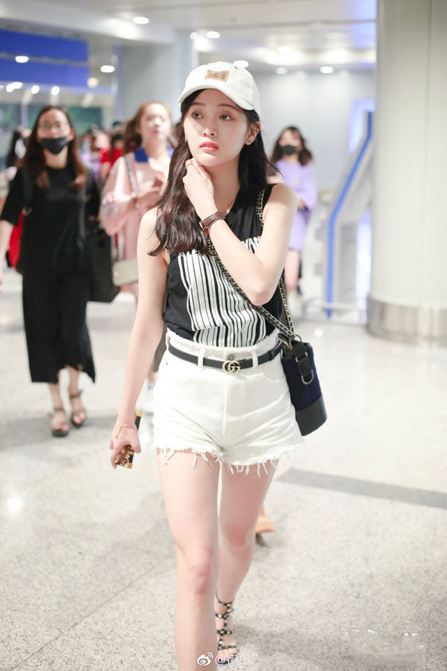 街拍美女，图三很多人都喜欢