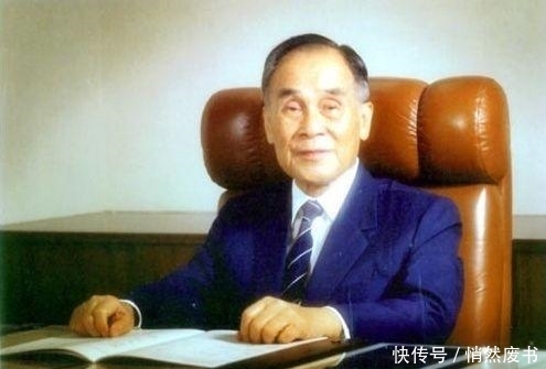 他临终捐给国家2000亿，李嘉诚亲自为他扶灵，如今儿子开出租为生