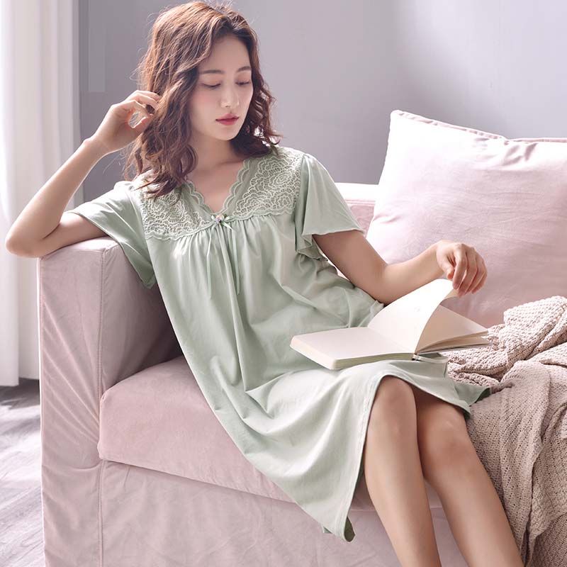 太漂亮了!头次见败家媳妇穿这么高贵睡衣,优雅十足,名媛女王范