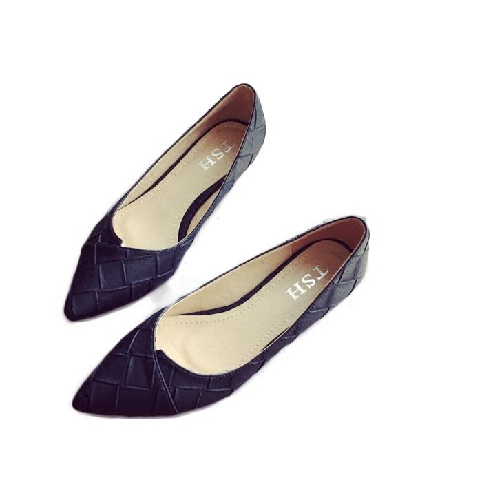 累脚的高跟鞋可以丢了，今年的换季单鞋太漂亮了，显气质还舒服