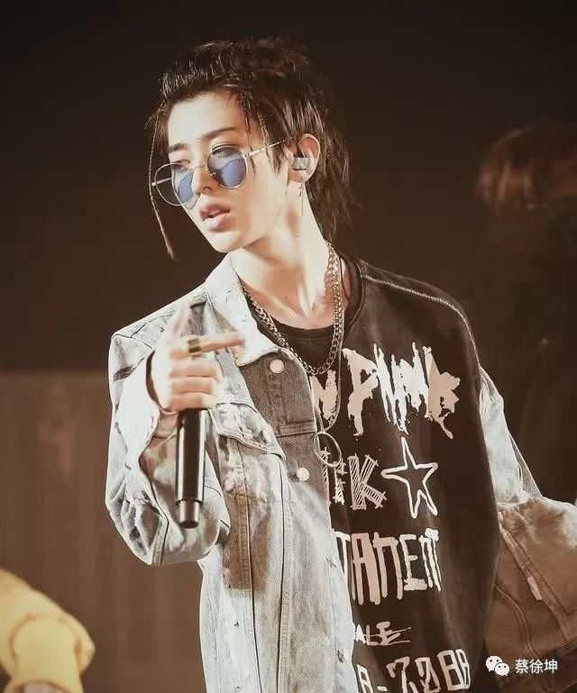 那些年蔡徐坤留过的发型!我们来盘点盘点?