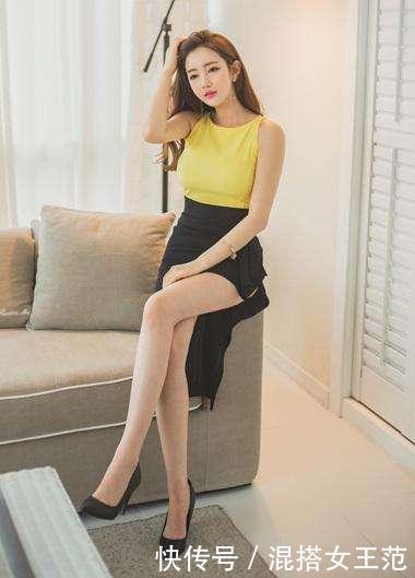 紧身包臀裙搭配高跟鞋，丝袜来点缀，散发着迷人的气息