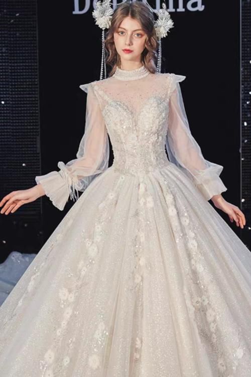  『婚纱』“运动婚纱”PK“仙女婚纱”，一个时尚一个优雅，你中意哪款？