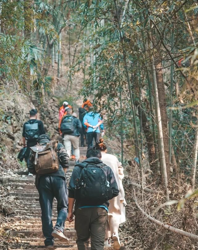 小小一座城，连地级市都不是，却有着两千年历史和诗画般的乡村