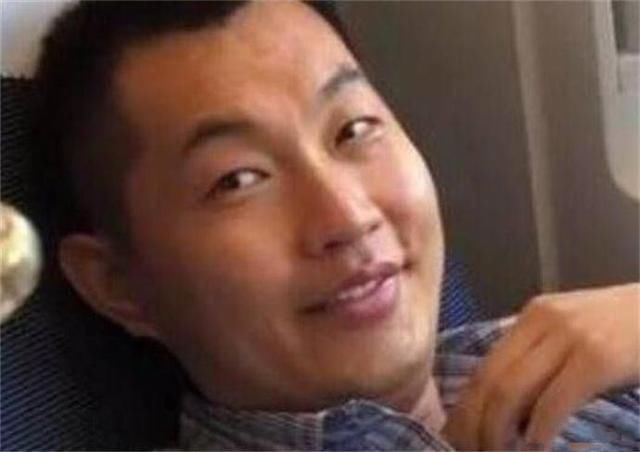 微博回应高铁男 详细内容曝光背后真相霸座男已入黑名单