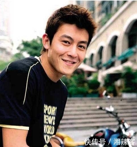  『颜值』陈冠希为何有“合影杀手”之称？网友：看到他16岁的照片就懂了