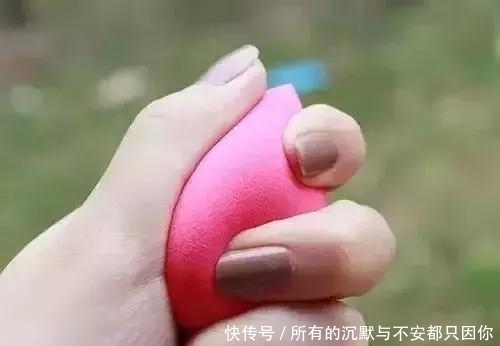 『隐藏』美妆蛋只用来上粉? 那些它隐藏的高技能恐怕是没有几个人知道!