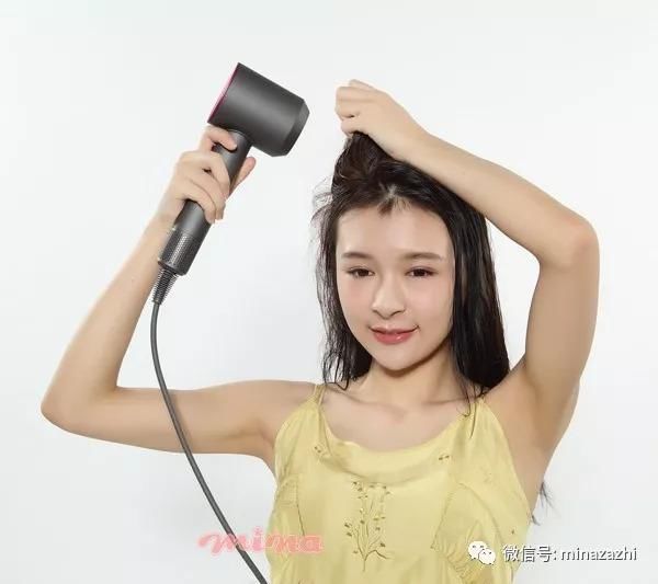 发型｜头发扁塌的救星！3个急救小妙招 轻松拥有蓬松柔顺的时髦造