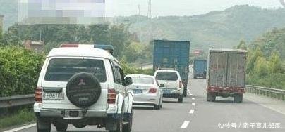 中国高速公路怪象为何老司机超车都是从右侧，而新手却是左侧