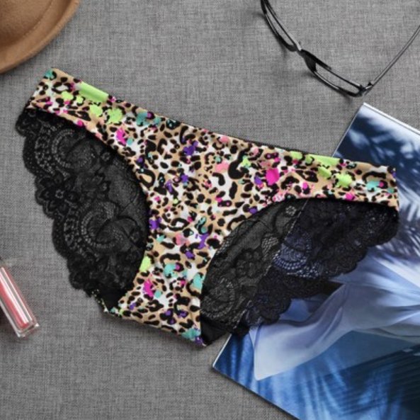 哇塞，现在女生内内想不吸人眼球都难，不捂不热，轻松穿出女神范