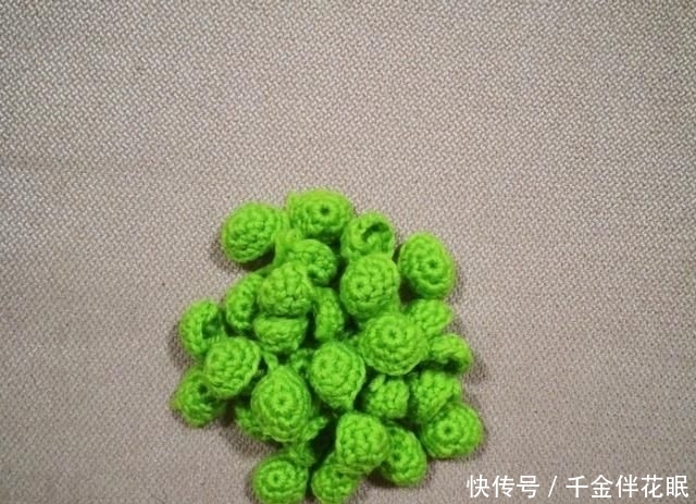  「花香」像闻花香一样看着雏菊，每天都变得美丽
