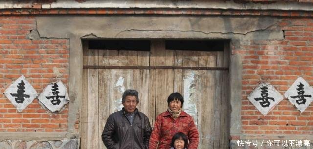  【答案】二孩政策意外“遇冷”，专家想不通原因，老农给出3个犀