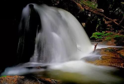 出门就是海，可就是摸不到！这可能是中国最憋屈的一座城市了吧？