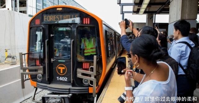  「第一天」中国地铁在美国火了：投入第一天，美国人十分激动！