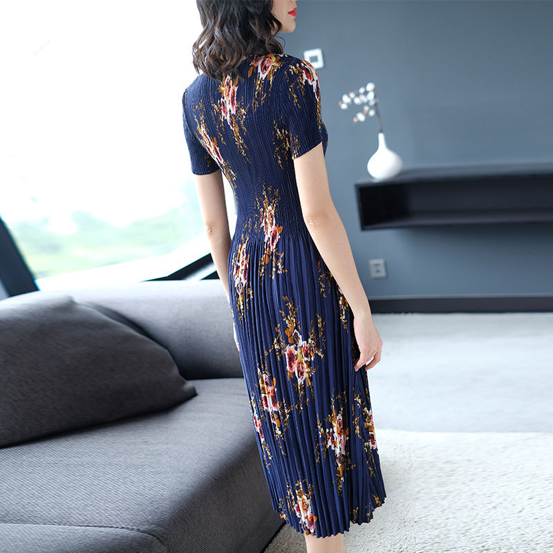 7月份即将上新的碎花连衣裙，显迷人风采，让你轻松拥有别样味道