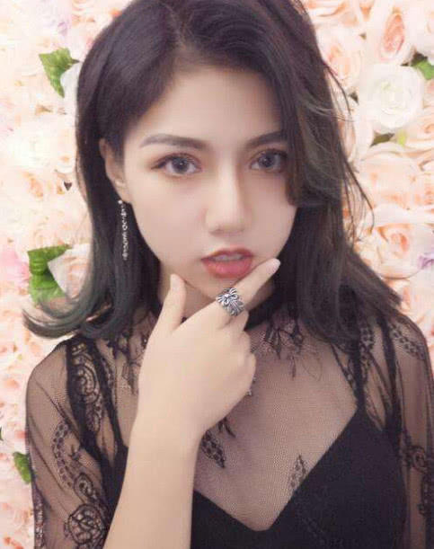 抖音西瓜妹的 幕后人 是快手 美妇 ,网友:天下网