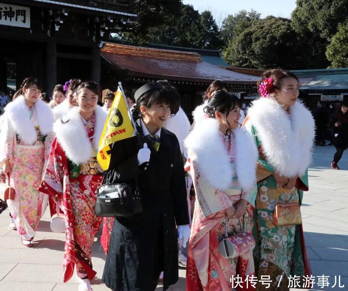 中国游客去日本旅游买买买，更过分却是穿着和服旅游！