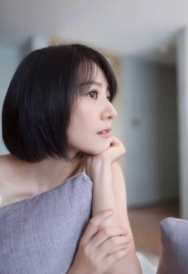 高圆圆新发型嫩回20岁，在剪短发上她也踩过不少雷