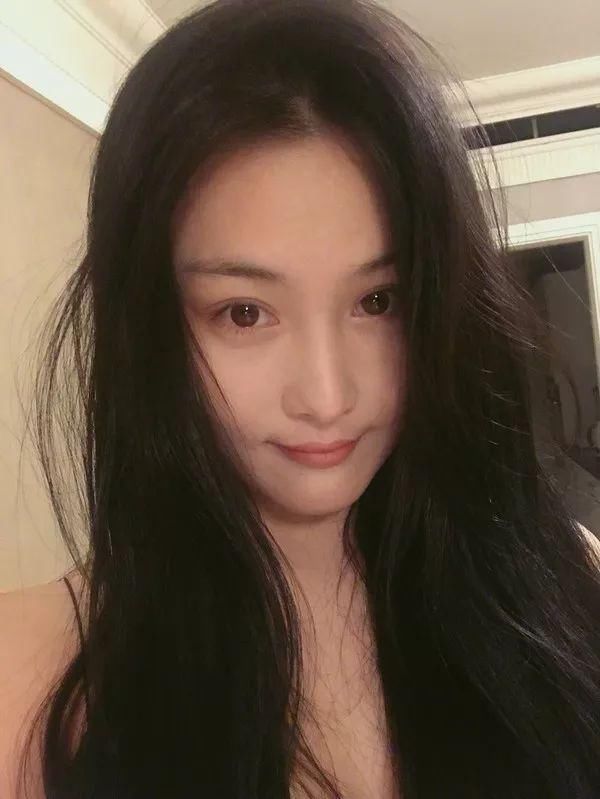 有颜值有身材有爱情，31岁的军嫂张馨予这次赢了