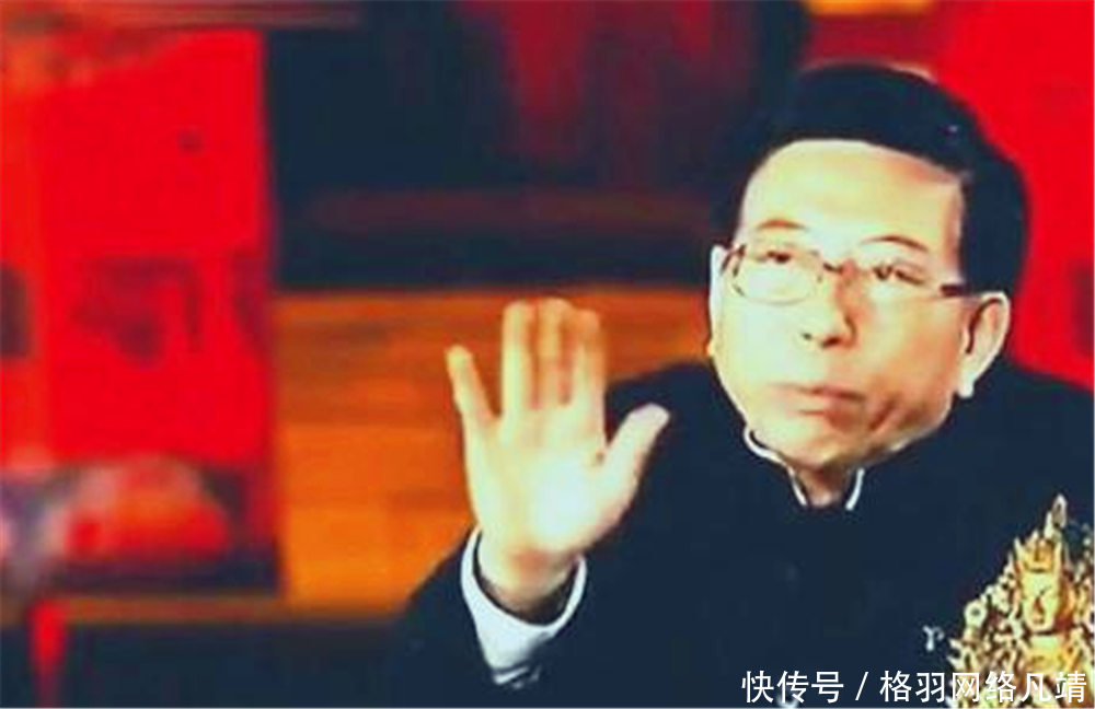  大哥|农民大哥拿佛像去鉴宝 4斤和田玉换的, 专家仔细观察 你赚