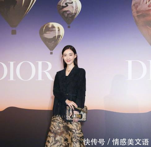 王丽坤真敢穿！卫衣下面直接是腿袜，网友林更新赚大发了！