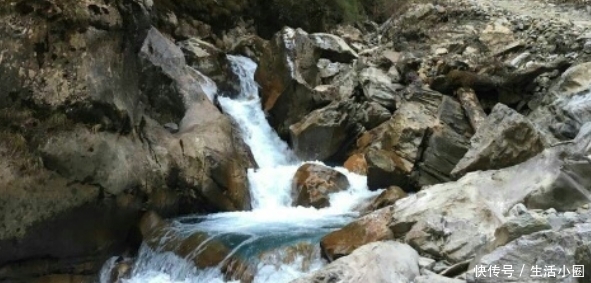 还去北方看雪,四川发现个世界级冰瀑,冻结的美完胜香格里拉
