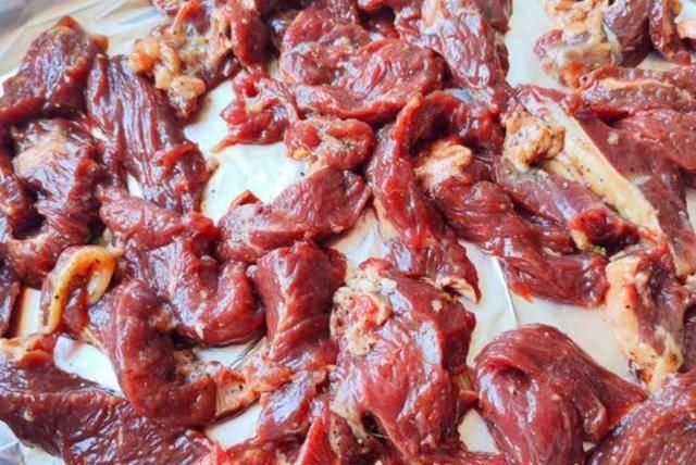  #少许#牛肉的做法有很多，最爱的还吃小吃制作啦，肉干、肉松最爱吃了