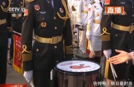 军乐团:演奏曲目是历次国庆阅兵中音乐