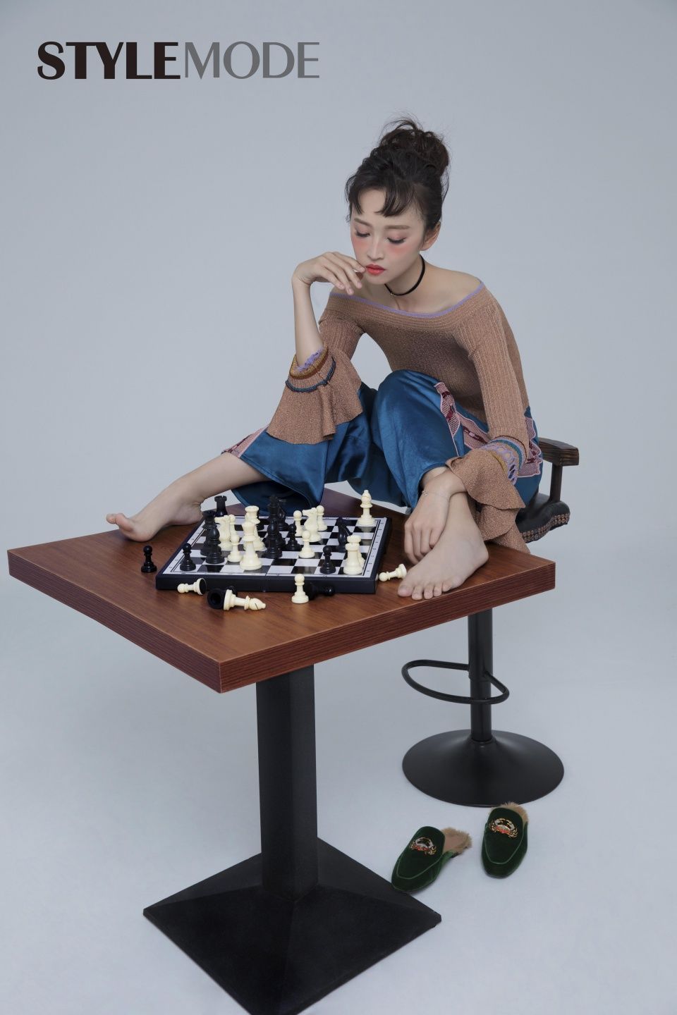 演员虞朗 教你早秋穿搭如何气场全开!