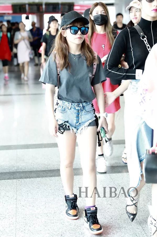 晴格格王艳让人不敢认!杨烁老婆原来是她…【海报街拍】