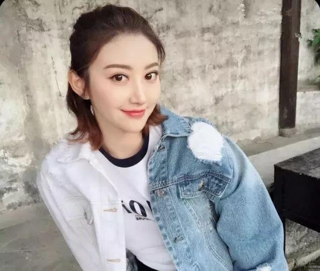 吴亦凡范丞丞“精分”式穿搭,给你一个双拼的爱豆!