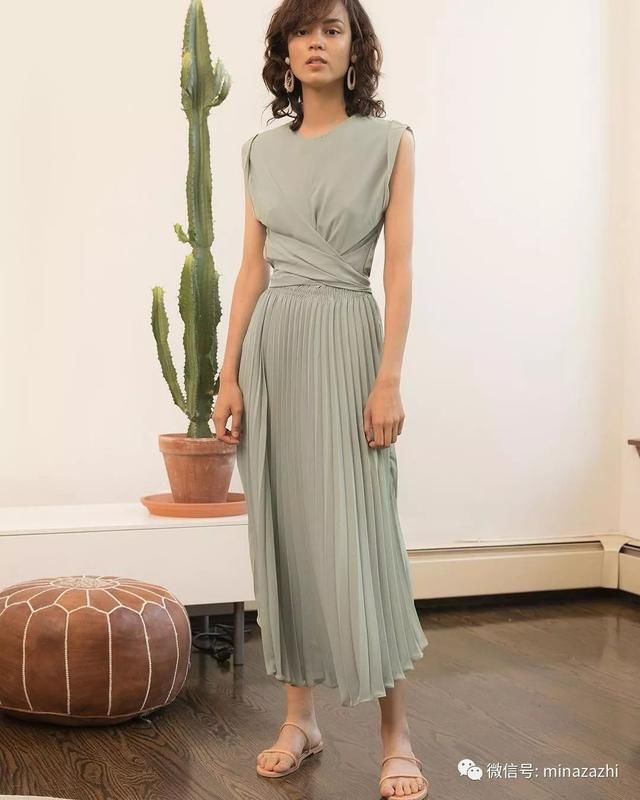 搭配｜《中餐厅》你只注意到了赵薇舒淇的仙女辫？其实减龄更靠的