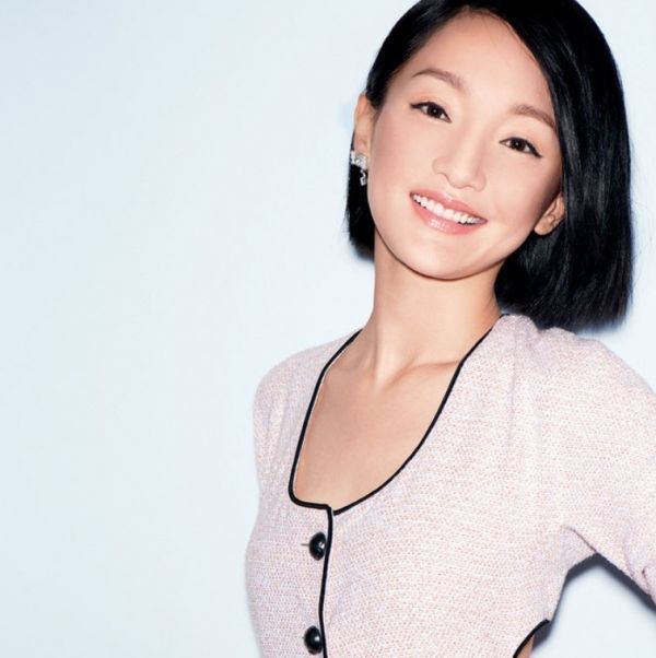 周迅被戏称为＂从十岁起就开始抽烟的如懿＂?但再出戏的大烟嗓也