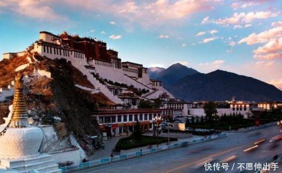 自驾游去西藏人数众多,却很少有人自驾游新疆,原因究竟是什么呢