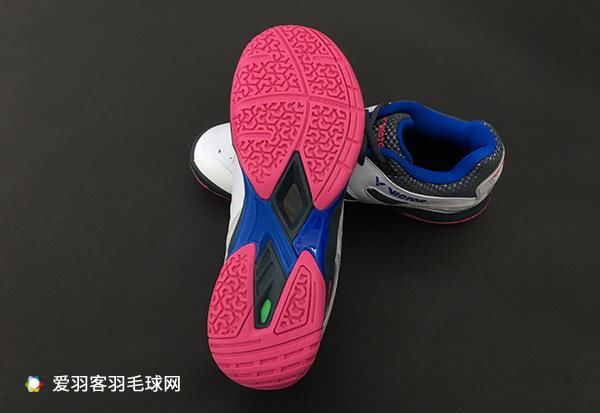 不止稳定更要舒适！胜利P8510球鞋测评