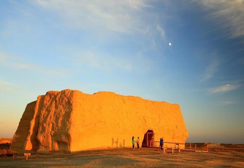 这个景点去了就后悔，有着千年历史，现如今只剩土块，门票要40
