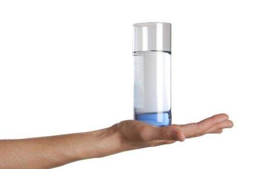 隔夜水不能喝?千滚水会致癌?关于“喝水”的4大谣言，别再被忽悠