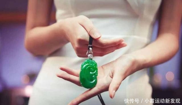  饰品■「3.8节」女人为什么对翡翠饰品情有独钟？