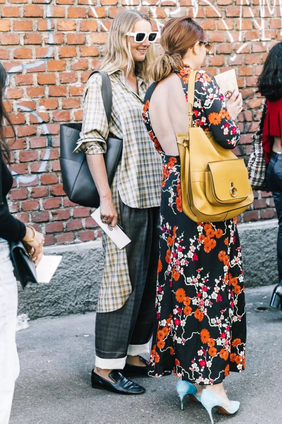 从秀场到街头，今夏最火的连衣裙是这一条!