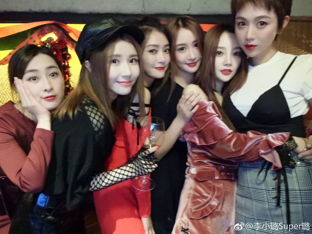 娱乐圈一张神奇的照片，5人合照已有3人出事，难道是被诅咒了？