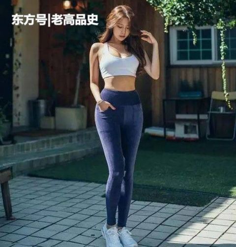  [优质]街拍:仙姿玉色的打底裤小姐姐，彰显优质女性的淑女气质！