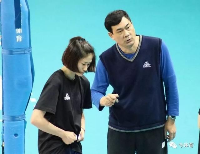 中国女排超级联赛总决赛首回合:天津女排客战