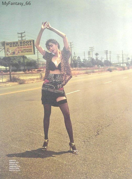 泫雅最新写真渔网袜大秀美腿 红唇泪痣性感撩人