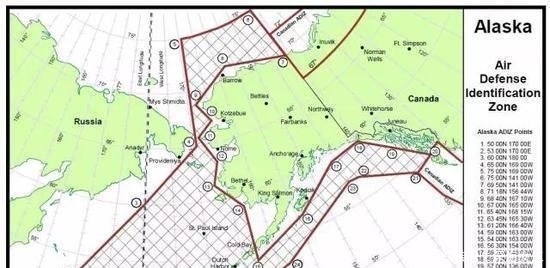 巡逻机:防空警报响起,两架俄军机冲近美国领空80公里,F22紧急起飞迎战