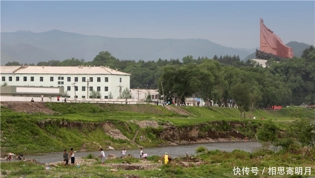 中国这个县隔鸭绿江与朝鲜相望，对岸朝鲜女子清晰可见