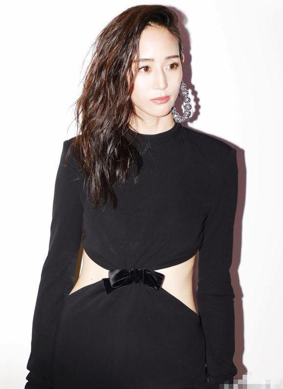 张钧甯景甜何穗孟美岐亮相纽约时装周, 罕见同框, 网友: 差距真大