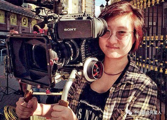 吴绮莉拒绝回应女儿婚讯，但友人证明她早就知晓，而且另有目的