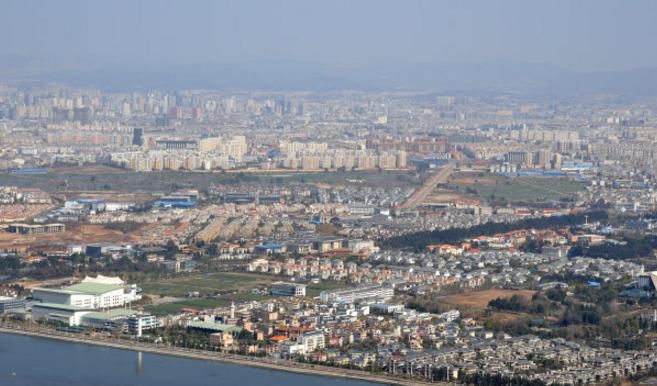  现一■继成都、重庆之后，西南又现一“黑马城市”，将呈现三足鼎立局面