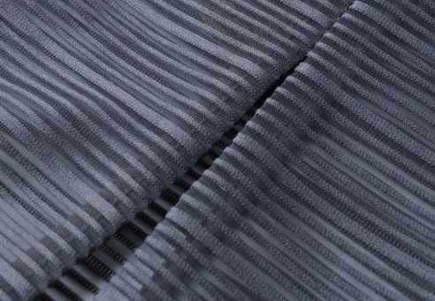 瞧这下面穿着包臀裙的女人,简直美的让人脸红心跳,太迷人