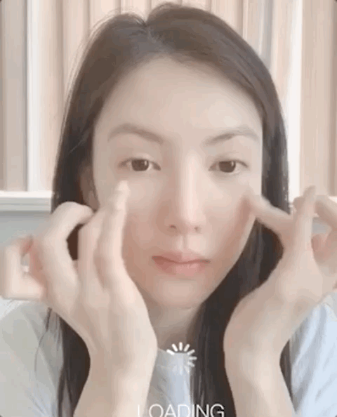  「细纹」水肿和小细纹，没想到女明星们也为了这些眼部问题操碎了心！